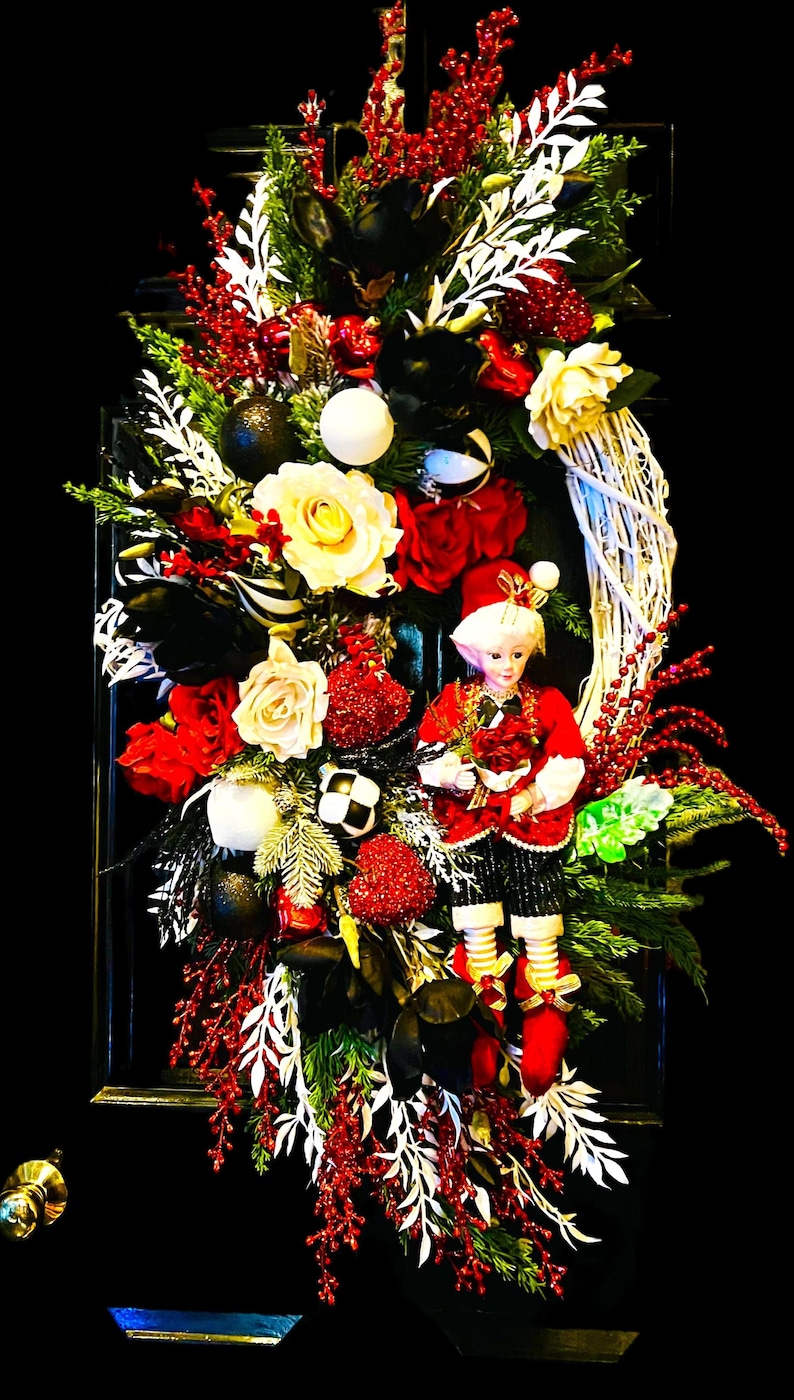 XXL Luxury Valentines Day Wreath with Hearts, Pixie and Glass Heart Ornaments, Real Touch Magnolia, Rose Cascade Wreath image 8