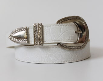 White Paisley Pattern Synthetic Western Belt S-M 27"