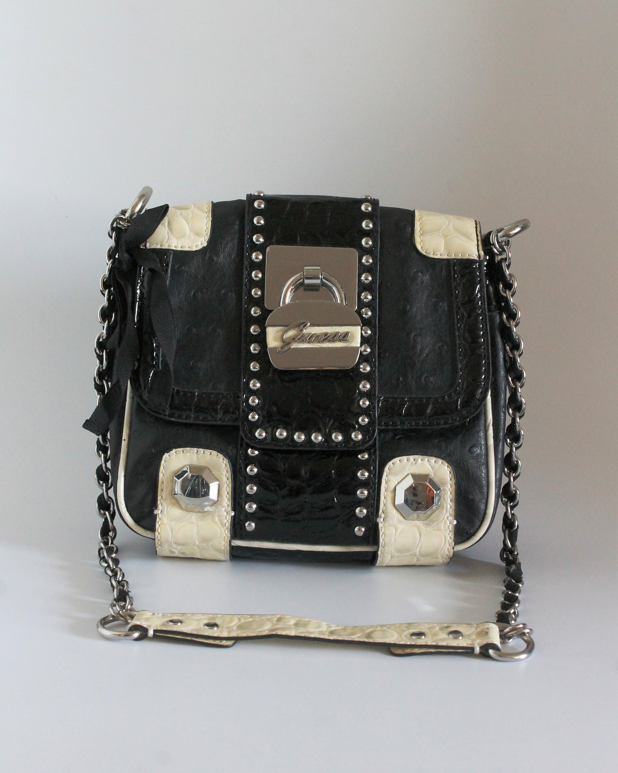 Noelle Shoulder Bag | GUESS Canada