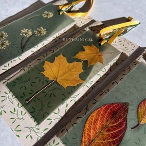 Marcadores con flores y hojas prensadas - papel estacionario - Marcador de livro - buchzeichen - Lesezeichen - Accesorios para libros