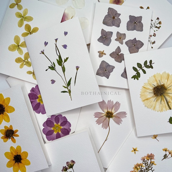 Botanical Card - Pressed Flowers - Real Flowers, dried - Handmade - Floral Card - Gift Love Friendship Card - Table Cards - Mother’s Day