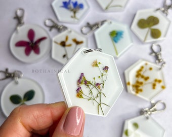 Dried Flowers Resin Keychain - Trockenblume - Epoxy Resin Keychain - Handmade Gifts - Dried Flowers Art - Schlüsselanhänger