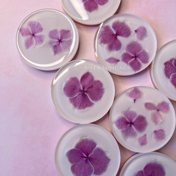 Pressed Hydrangeas Resin Magnets  - Fridge Magnet - Refrigerator Magnet - ornaments - Trockenblume - Handmade - Hortensien