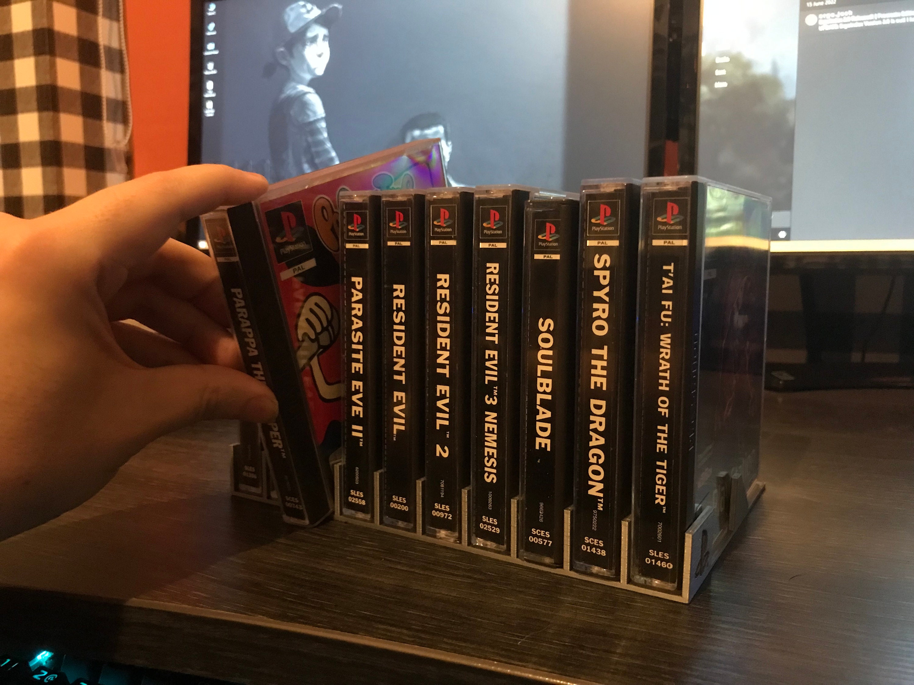 Produktbild von Transparenter Spiele-Aufsteller Für PS1 Bis PS5 - Ständer Zur Präsentation Deiner Games