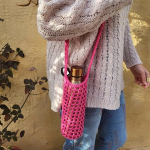 Gehäkelter Flaschenhalter, Ecru Flaschenhalter, Crossbody Flaschentasche, Handgemachter Baumwoll Flaschenhalter Fuchsia