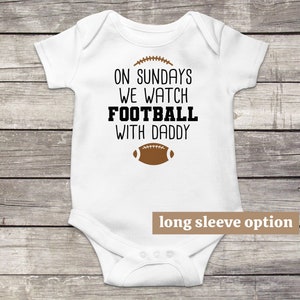 Fußball-Baby-Bodysuit, Fußballsaison, Sonntage mit Papa, lustige Baby-Kleidung, niedliches Baby-Outfit, Herbst-T-Shirt, Babymitteilung, Papa-Geschenke