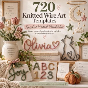 Könnte beinhalten: Eine Sammlung von Strickdraht-Kunstvorlagen mit Text und Formen. Zu den sichtbaren Elementen gehören ein Strauß gestrickter Blumen in einer Vase, ein Mond- und Sternenmobile, der Name Olivia, eine Katzensilhouette, die Buchstaben ABC, die Zahlen 123 und ein Kürbis.
