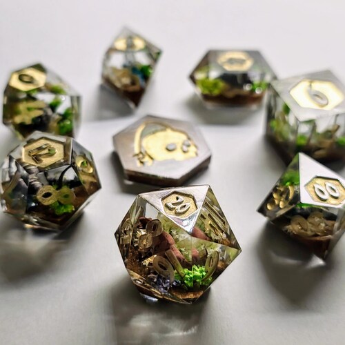 Jeu de dés en résine de dinosaure : dés de jeu de table D&D