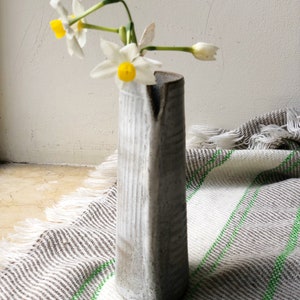 Vase unique en céramique grise fait main image 7