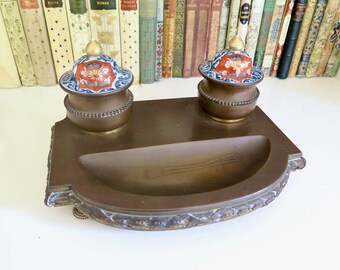 GROSSES antikes Tintenfass, handbemalte Keramik und Messing