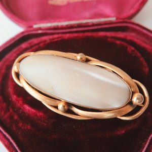 Antique Victorian Pinchbeck Brooch with Large Mother of Pearl, 19th Century Antique Jewelry
