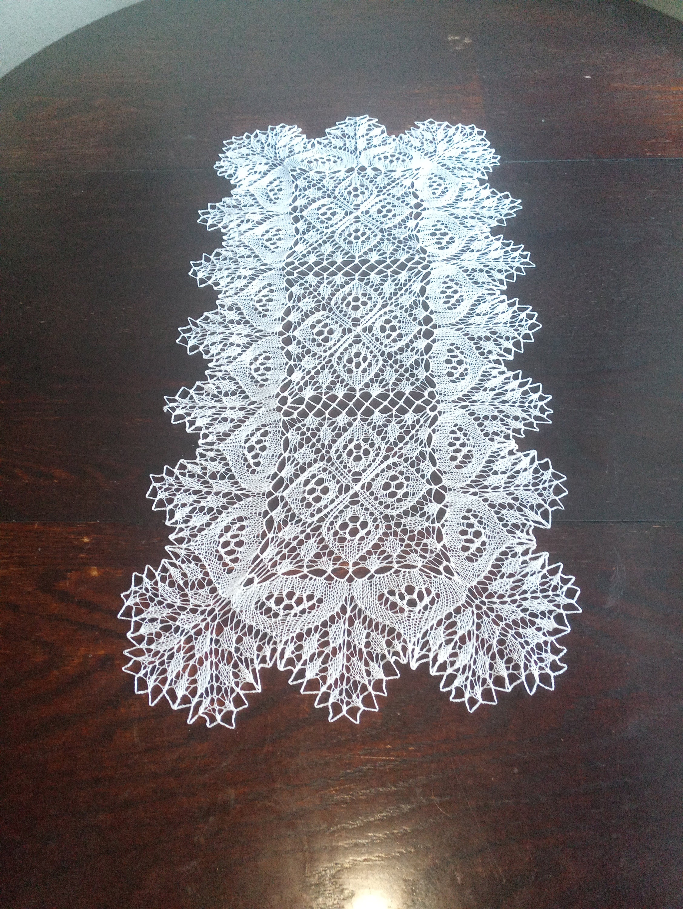 Öffenオッフェンpointed-DOILY / WHITE 38/24㎝ Rectangular White Doily Table Runner 13 X 26 Inches (33 X 66 Cm