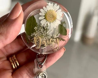 Retractable Pressed Flowers Badge Reel Resin Badge Reel Holder Dried Flowers Floral Gift for Nurse Doctor Dentists ID Tag Work Student