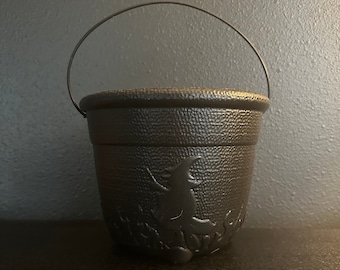 Vintage Halloween Bucket -  General Foam Plastics Cauldron Blow Mold - Vintage Halloween Decoration - Trick Or Treat Bucket - Candy Bucket