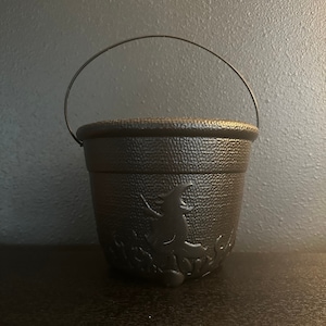 Vintage Halloween Bucket -  General Foam Plastics Cauldron Blow Mold - Vintage Halloween Decoration - Trick Or Treat Bucket - Candy Bucket