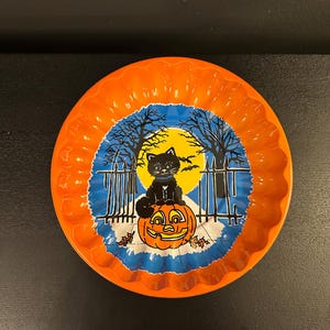 Vintage Halloween - Vintage Halloween Plastic JOL - Black Cat - Jack O Lantern Serving Plate - Vintage Halloween Decor -