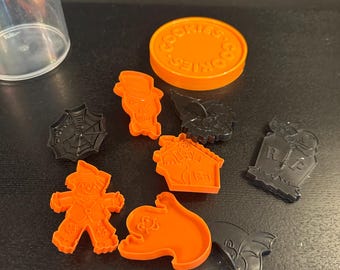 Vintage 1980s Wilton Halloween Cookie Cutters - Set of 8