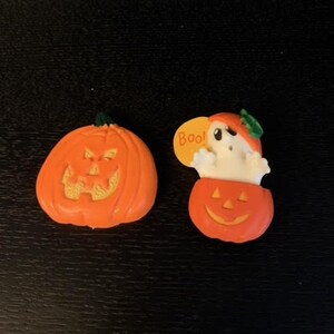 Vintage Halloween Hallmark Ghost on Pumpkin Pin - Vintage 1979 Pumpkin Plastic Mold - Vintage JOL - LOT Of 3