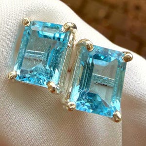 Rektangulära silverörhängen med blå topas och 925 sterlingsilver 8 mm, perfekta som present • Orchades