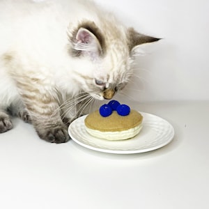 Felt catnip toy Pancake, Food cat toy
