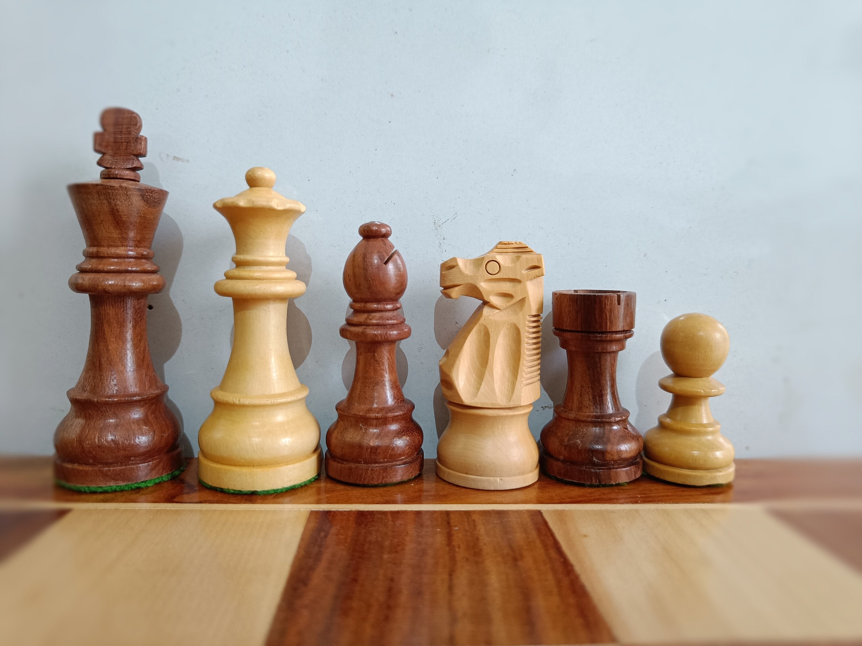 French Lardy Staunton Chess Pieces set - Weighted Golden Rose wood - 4  Queens