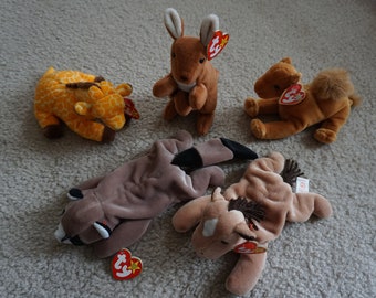 Lotto di 5 ORIGINALI anni '90 e 2000 TY Beanie Babies Twigs Giraffe, Pouch Kangaroo, Niles Camel, Ringo Racoon, Derby Horse, Zoo Animals