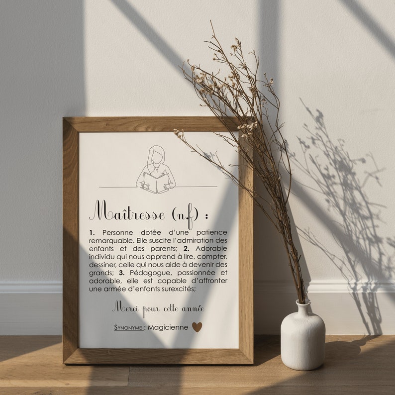 Puede incluir: Una impresi&oacute;n de arte de pared imprimible con un dibujo de l&iacute;nea en blanco y negro de una maestra sosteniendo un libro. El texto dice "Ma&icirc;tresse (nf): 1. Personne dot&eacute;e d'une patience remarquable. Elle suscite l'admiration des enfants et des parents; 2. Adorable individu qui nous apprend &agrave; lire, compter, dessiner, celle qui nous aide &agrave; devenir des grands; 3. P&eacute;dagogue, passionn&eacute;e et adorable, elle est capable d'affronter une arm&eacute;e d'enfants surexcit&eacute;s: Merci pour cette ann&eacute;e SYNONYME: Magicienne"