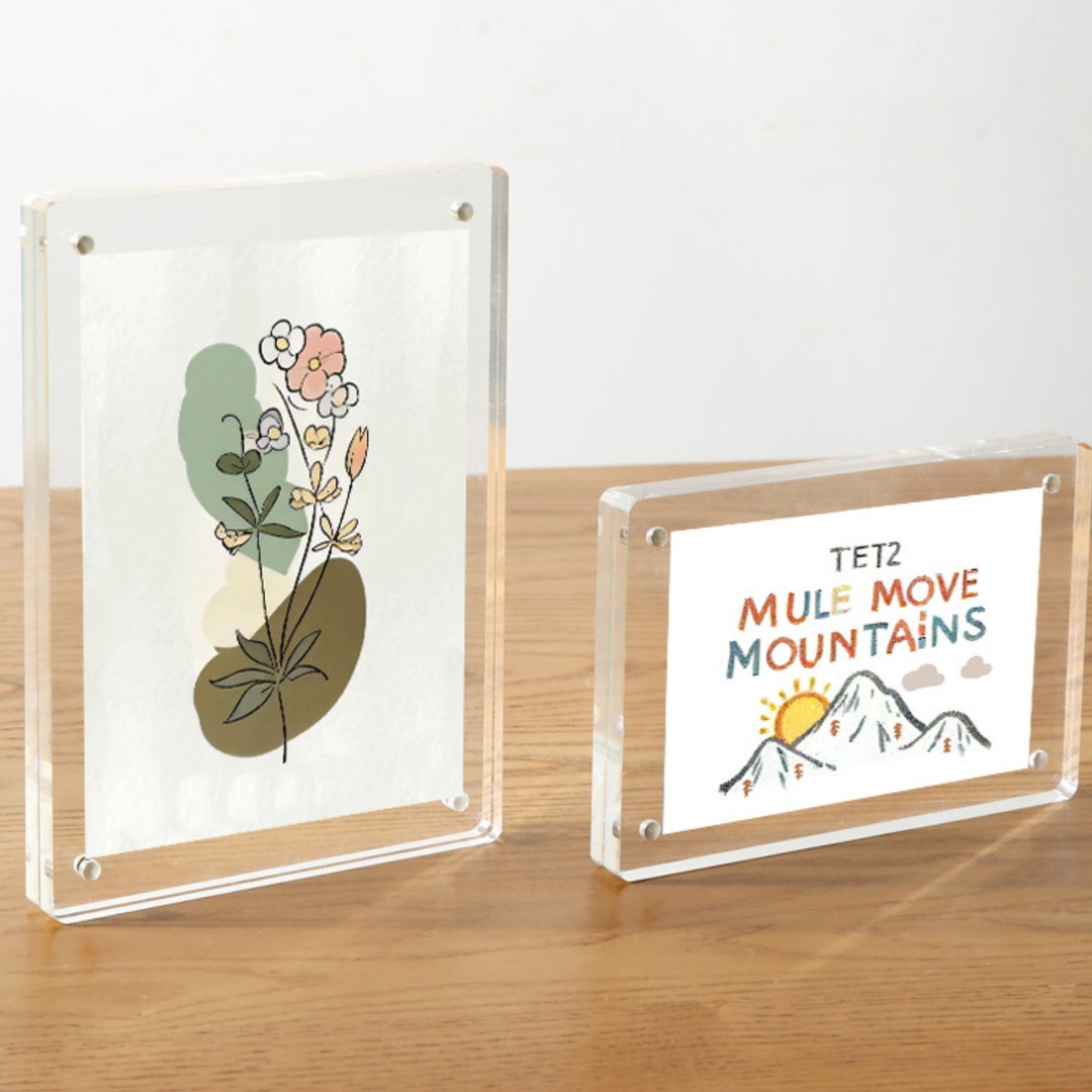 Photo Frame | Acrylic | Mini | Personalized Gifts | Clear | Free picture print | Organic glass | Polaroid size | Modern | Table top display