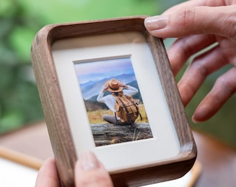 Mini premium fotolijst | Teakhout en zwarte walnoot | Massief hout | Wand- of tafeldisplay | Onderzetters en cottagestijl | Gepersonaliseerde geschenken