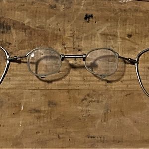 Unique Vintage Wire Rimmed Glasses - Early 1900&#39;s