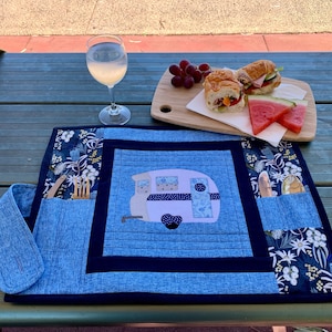 Instant Download Tutorial Outdoor Cutlery Placemat with Caravan Applique Medium Size