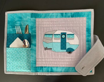 NEW! Instant Download Tutorial – Happy Camper – Easy 4-Step Picnic Cutlery Placemat with Cute Retro Caravan Applique – “Bonnie”