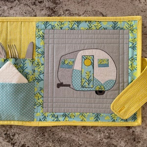 Instant Download Tutorial - Happy Camper - Easy 4-Step Picnic Cutlery Placemat with Cute Retro Caravan Applique - "Lilah"