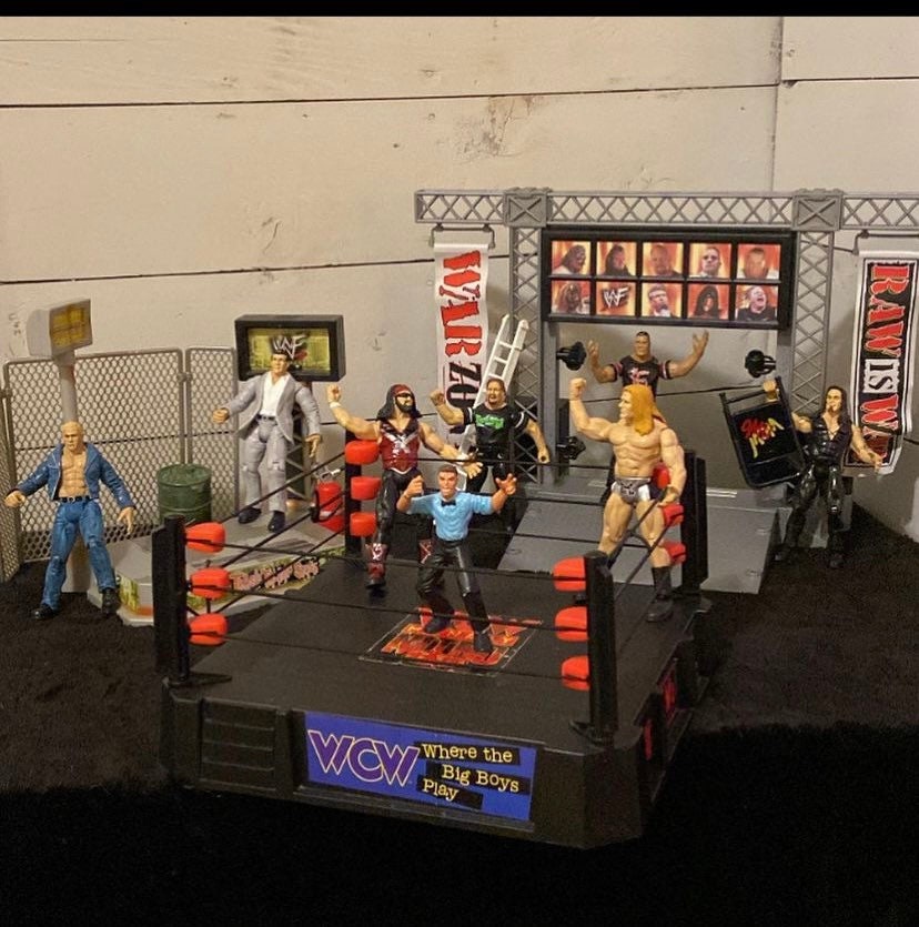 WCW Wrestling Ring & Cage with Action Figures Kevin Nash, The Giant, Lex  Luger, & Sting by Toymakers 1998 : Amazon.ca: Sports & Outdoors