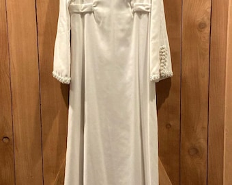 1960/70’s white velvet long sleeve dress