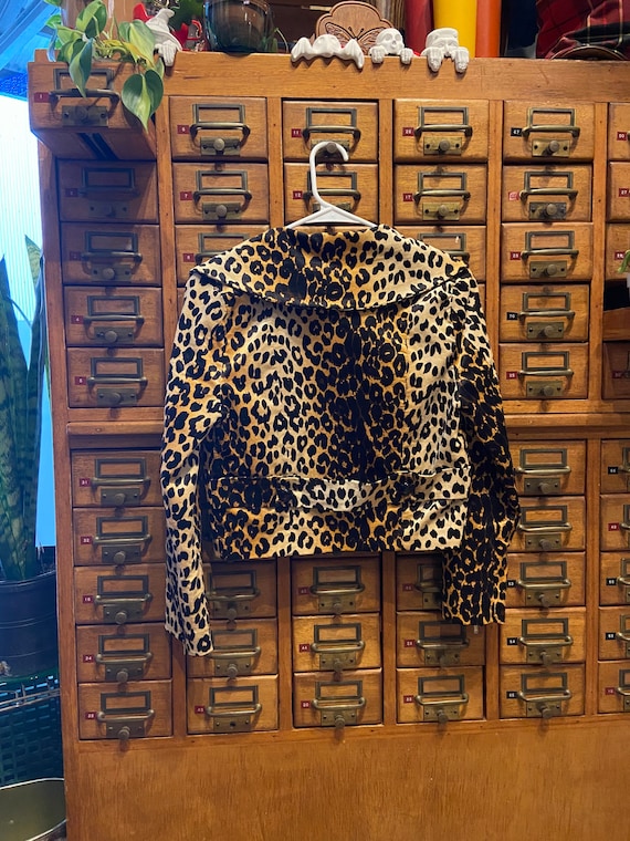 Voodoo Vixen Leopard crop button up jacket - image 2