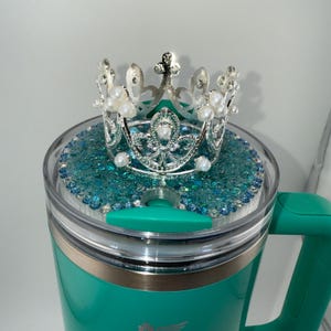 Topper couronne strass BLING turquoise turquoise, convient aux couvercles Stanley, strass, couvercle décoratif, cadeau unique BEST-SELLER