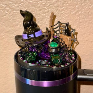 Halloween Witch Tumbler Topper, hat, broom, spell book, cauldron, spiders, 3D Decorative Lid - HOT SELLER, unique gift spooky witchy vibes