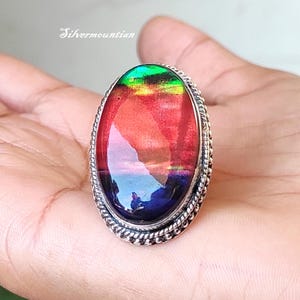 Anillo de ammolita ovalada: banda de plata de ley 925, piedra preciosa colorida
