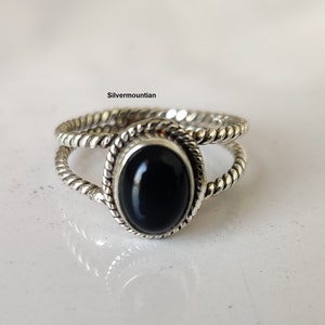 Black Onyx Gemstone Ring: 925 Sterling Silver Band Ring