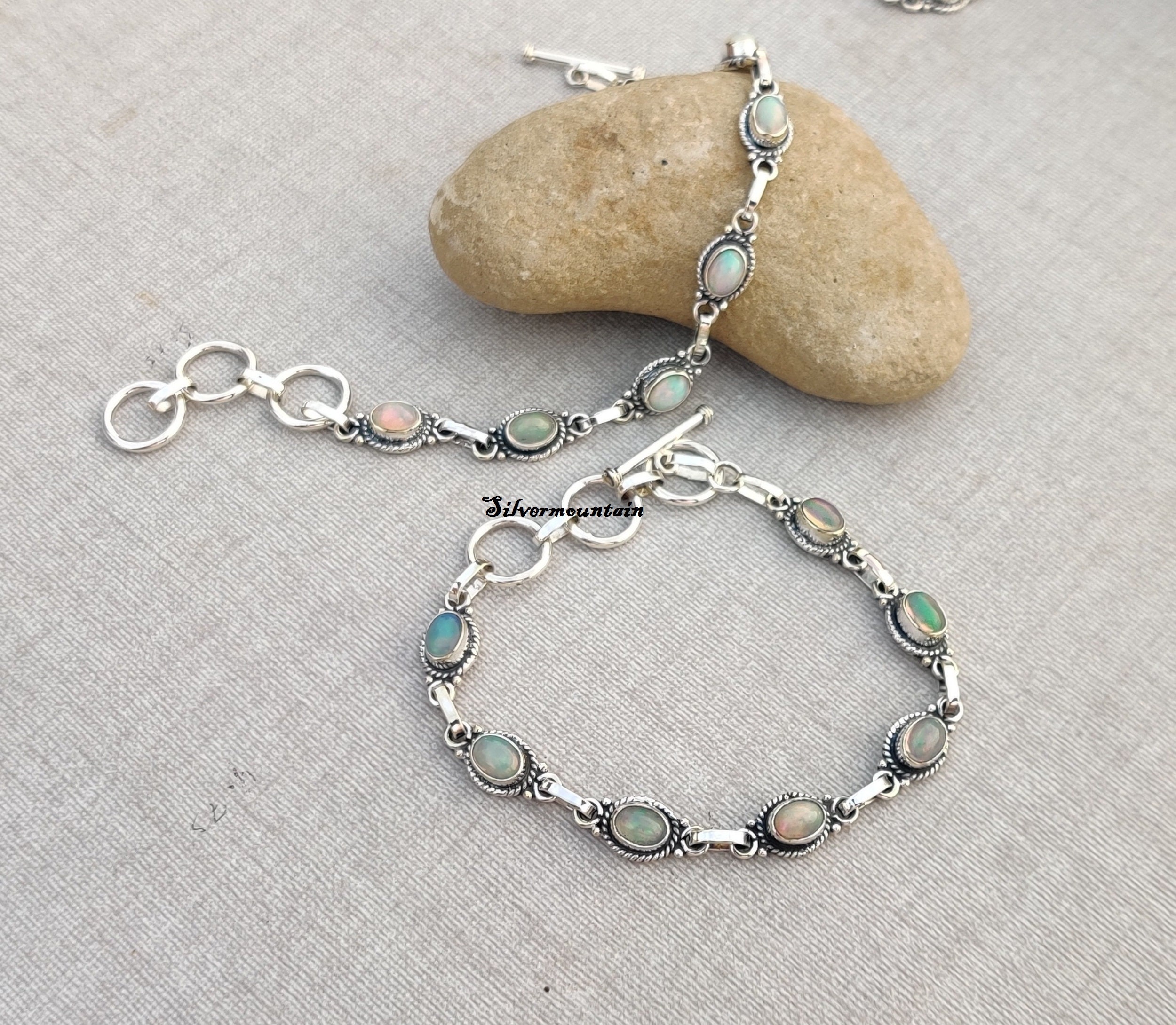Bracelet Fait Main En Opale Laiteuse Ovale - Argenté, Fermoir Toggle - Cadeau