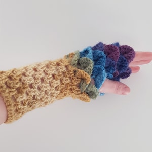 Crochet dragon scale fingerless gloves, soft and warm crocodile stitch mittens, perfect handmade gift, women accessories