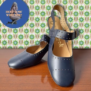 1970s Mary Jane Mod Shoes | Vintage Navy Heels | Swinging Seventies London Look