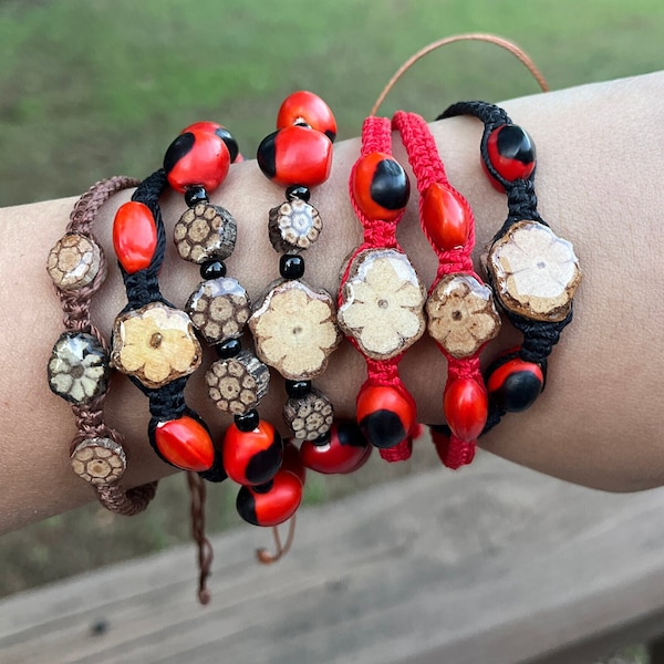 Lucky ayahuasca and huayruro bracelet | shipibo