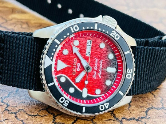 Seiko 5 Sport Brian May Ltd Edition red Special - Etsy India