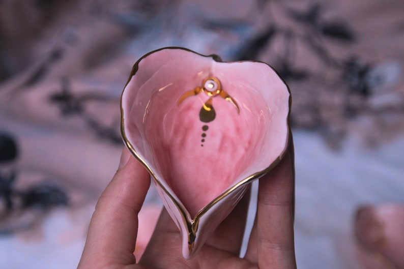 The Yoni Shell Handmade Ceramic With 24k Gold Lining - Etsy