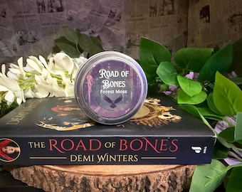 Candela "The Road of Bones" - Prodotto con licenza ufficiale. "The Road of Bones" di Demi Winters