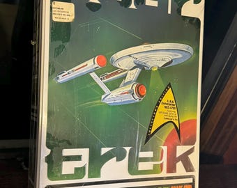 2009 USS Enterprise Star Trek Space Ship Model kit in Tin by AMT
