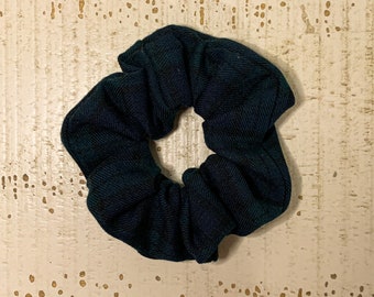 Handmade scrunchie // Handmade scrunchie - blue and green tartan
