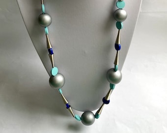 Statement Wood Bead Necklace: Chunky Colorful Design